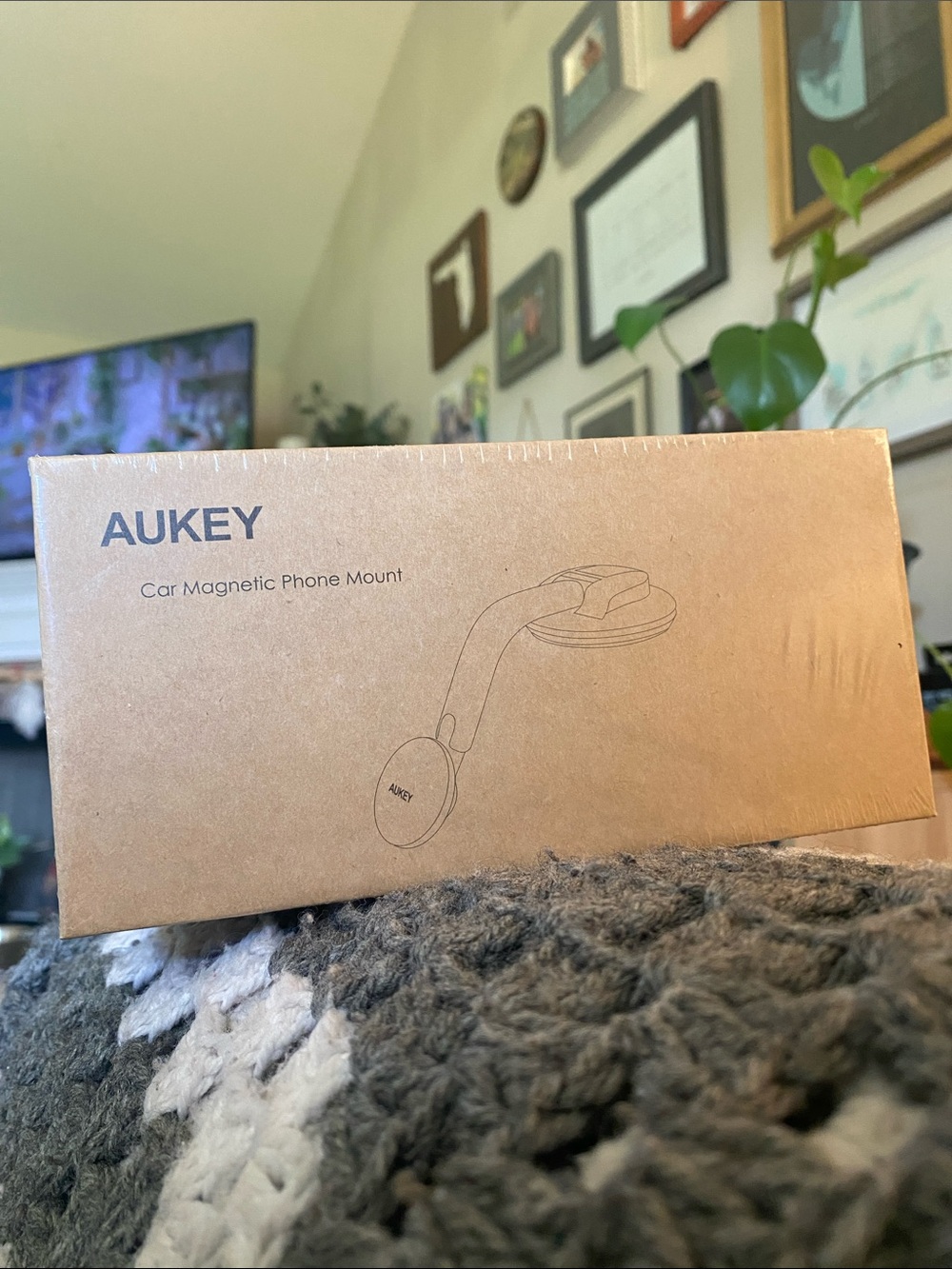 AUKEY Car Magnetic Phone Mount